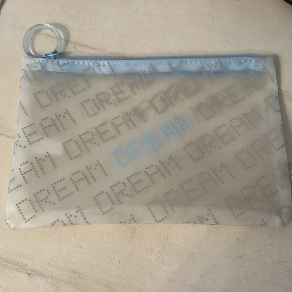 Set of 4 Ipsy Makeup Bags - Picture 7 of 8